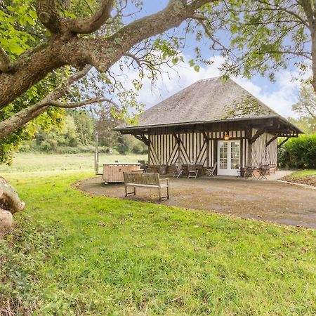 L'Atelier A L'Oree Des Bois Saint-Pierre-en-Auge Bagian luar foto