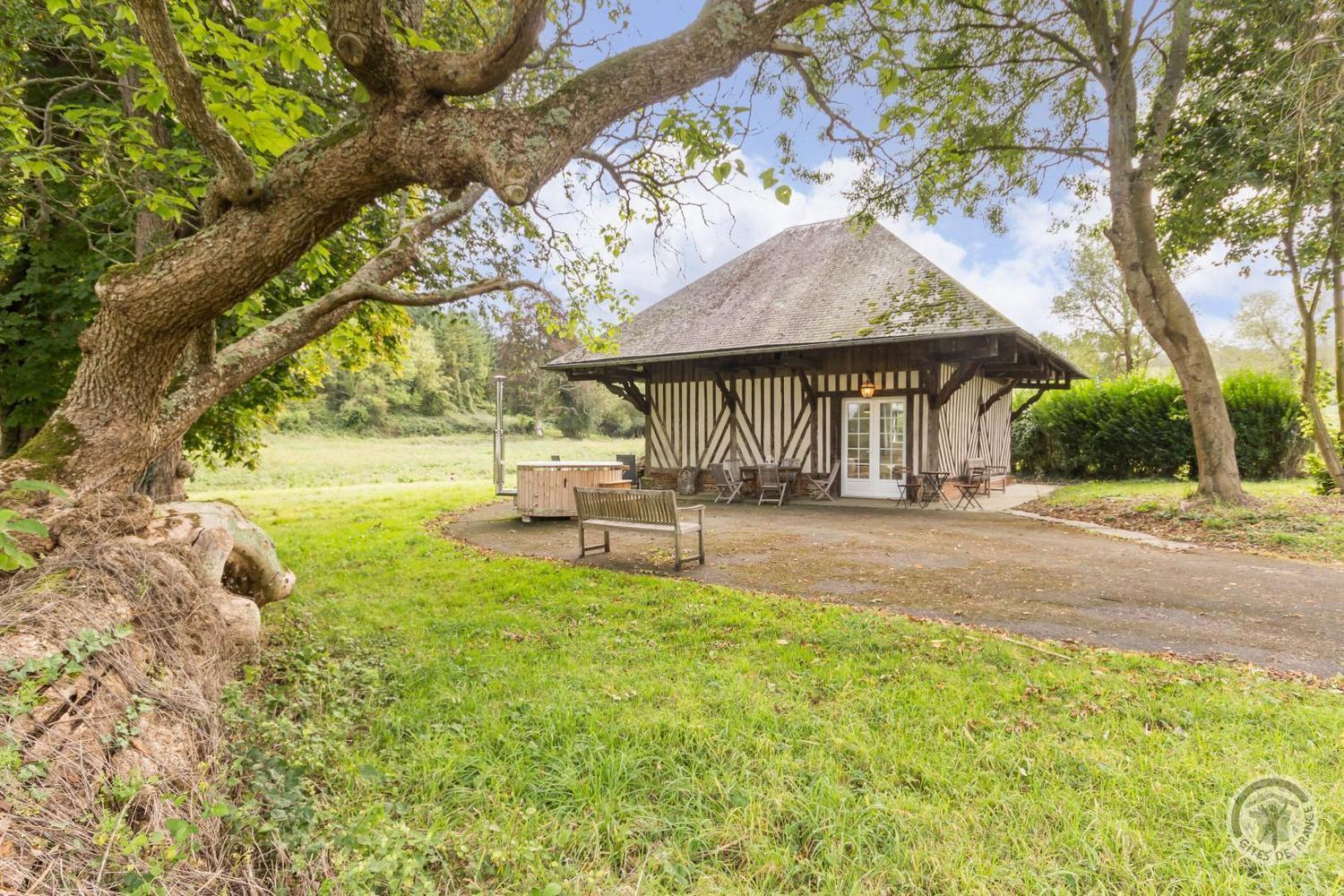 L'Atelier A L'Oree Des Bois Saint-Pierre-en-Auge Bagian luar foto
